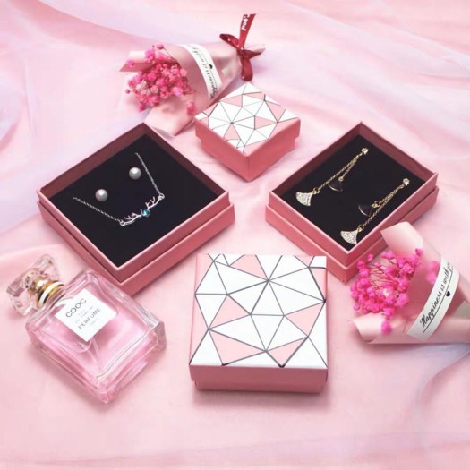 Custom Anklet Boxes: Elevate Your Jewelry Packaging
